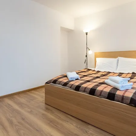 Apartment Guest Spots By Bookinghost *