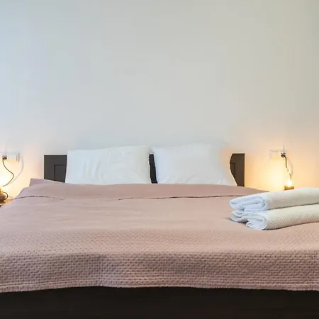 Guest Spots By Bookinghost Apartment *