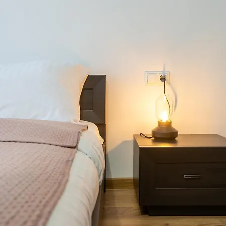 Guest Spots By Bookinghost *