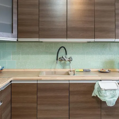 Apartment Guest Spots By Bookinghost *