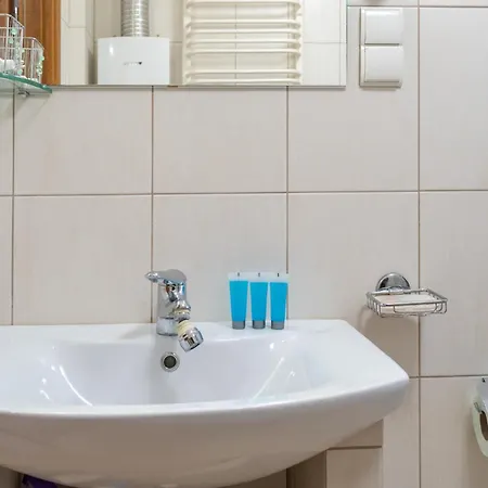 Guest Spots By Bookinghost Apartment