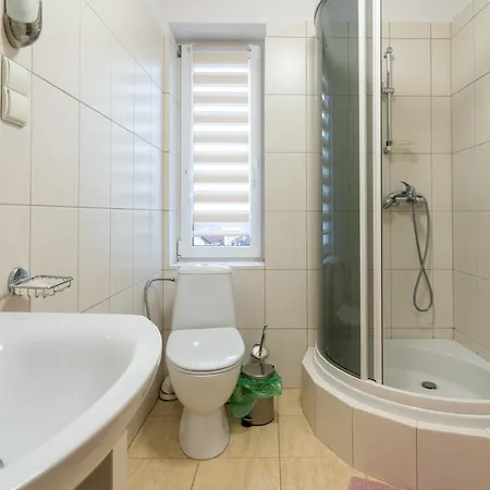 Guest Spots By Bookinghost *