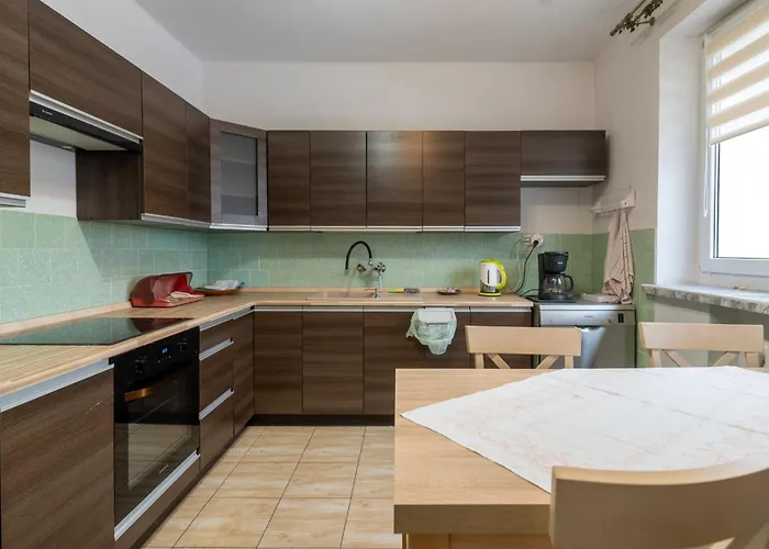 Guest Spots By Bookinghost Бельско-Бяла