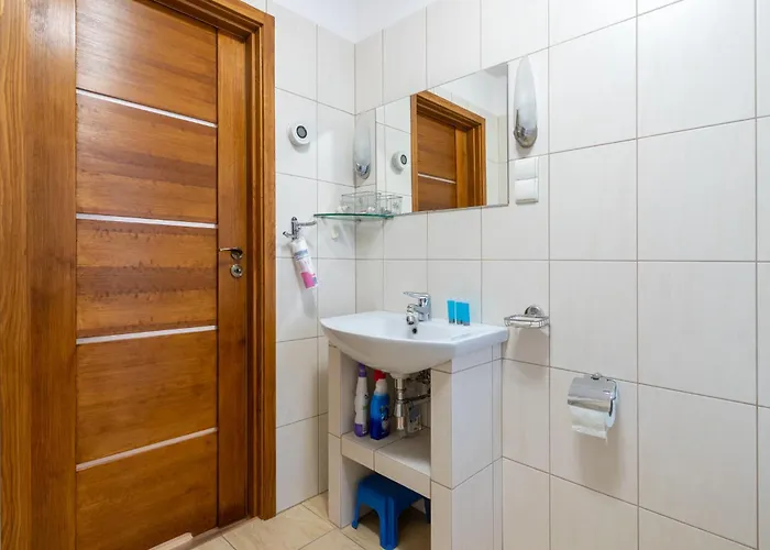 Guest Spots By Bookinghost