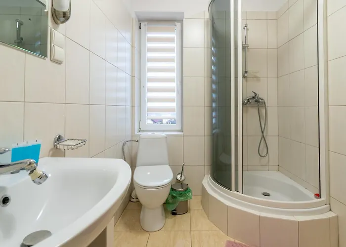 Guest Spots By Bookinghost *